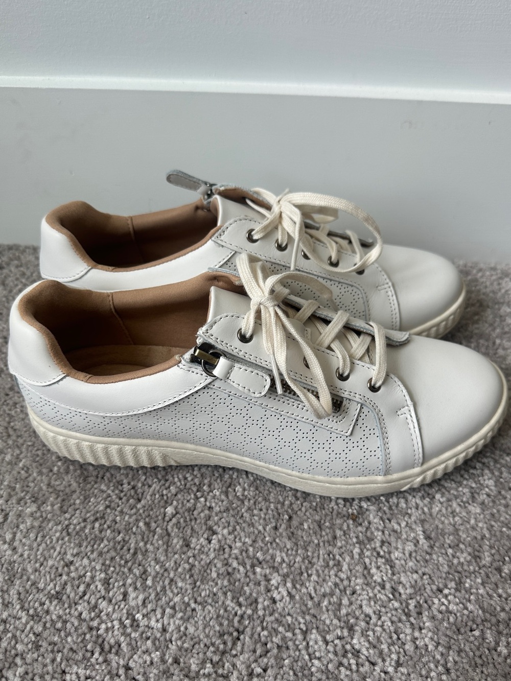 Clarks Collection Perforated Leather Sneaker - Caroline Ayla White Size 9.5